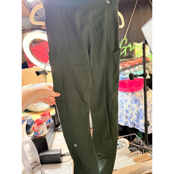 Women's Fabletics Leggings Size M Green - Picture 6 of 9